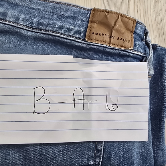 American Eagle Low Rise Flare Jeans Size 10 REG - Picture 6 of 6